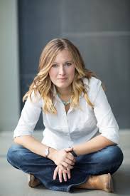 Rebecca Robinson (Mezzo-soprano) - Short Biography