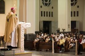 Em países como a itália os bispos permitiram que fossem antecipadas as missas do galo, no dia 24 de dezembro, tradicionalmente também o papa francisco se adaptou e a missa do galo na basílica de são pedro será às 19:30 (18:30 em lisboa) pelo mesmo motivo. Nwmlwrhll9sefm