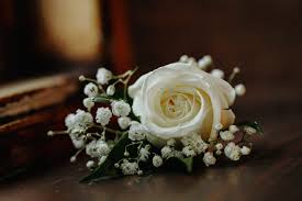 Hampers, bouquets, gifts for her, fruit, cupcakes, toiletries, men's and baby gifts. Abby And Zac Elegant Wedding At Tupper Manor Beverly Ma Jemimarichards Com