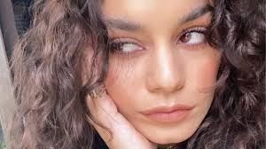 Giphy is how you search, share, discover, and. Rolling Stone Vanessa Hudgens Diz Que Mortes Por Coronavirus Sao Inevitaveis E E Criticada Por Falta De Empatia Entenda