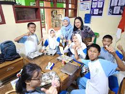 Kanwil HAM Sulsel Pantau Program MBG di SMPN 33 Makassar