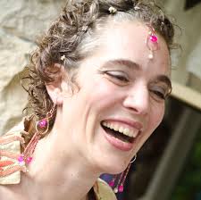 Amber Mcarthur's Instagram, Twitter & Facebook