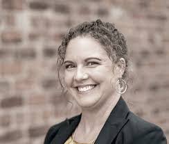 Alison Mccray's Instagram, Twitter & Facebook