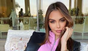 Nabilla vient tout juste de poster un cliché d'elle sans maquillage. Nabilla La Jeune Femme Poste Une Photo Sur Instagram Et Ses Fans Ne La Reconnaissent Pas C Est Le Choc