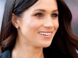 From inside the makeup trailer. How To Get Meghan Markle S No Makeup Look Misskyra