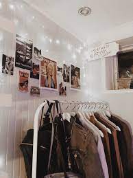 Our team of curators has collected stunning artwork for every décor style. Dont Miss The Opportunity To Get The Coolest Room Design In The World Midcenturymodern Midcenturyhome M Cool Room Designs Retro Bedrooms Vintage Room Decor