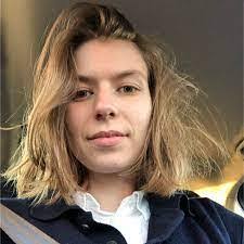 Sally Sauer's Instagram, Twitter & Facebook