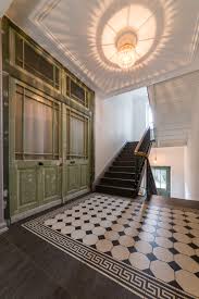In treppenhäusern sind fliesen besonderen belastungen ausgesetzt. Jugendstil Treppenhaus Und Eingangsbereich Fvg Fliesen