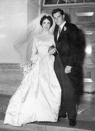 Elizabeth Taylor S First Wedding Dress Designed By Helen Rose Wedding Of Ms Taylor To Mr Conrad Celebrity Bride Celebrity Wedding Photos Celebrity Weddings