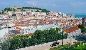 Located west of spain, it's famous for port wine.but there's much to learn about this jewel of a country, especially its stunning geography. Lissabon Ist Die Grosste Stadt Portugals