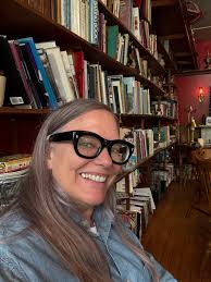 Pine Plains is my favorite town upstate! Got a little burger here and yes,  that is a delicious milkshake! 🍔🥤 Olive is very happy here at Spud Shack.  I do love some