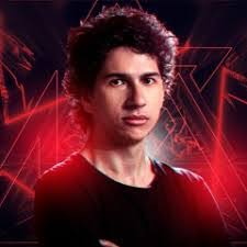 Kelvin Gomez's Instagram, Twitter & Facebook