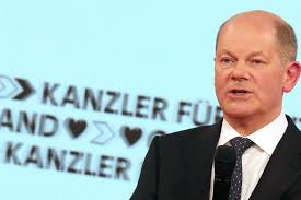 Olaf scholz receives the latest poll on the federal elections on a campaign trip. Tageblatt Lu Scholzomat Kann Kanzler Olaf Scholz Bekraftigt Anspruch Auf Kanzleramt