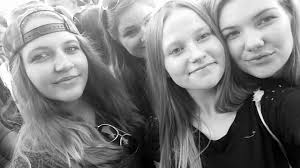 Diana Eckert (@dianae____)