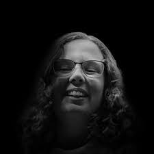 Ellie Dyer's Instagram, Twitter & Facebook