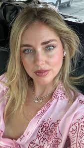 👤 Becky sent you a private message 5 minutes ago "Where are you from?"