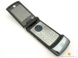 Motorola KRZR K3 review: New party star ...