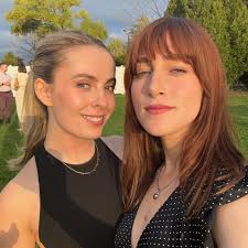 Julia Bain (@juliabain) • Instagram photos and videos