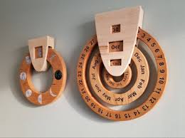 Calendrier Perpetuel Calendrier En Bois Calendrier De Phase Etsy Calendrier En Bois Menuiserie Bois Jeux En Bois