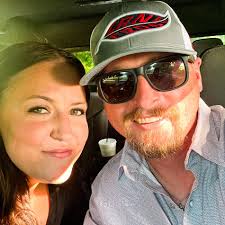 What are some tips for making homecoming mums and garters for a school with  purple and gold colors?