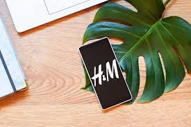 Average h&m hourly pay ranges from approximately £8.55 per hour for sales advisor to £11.54 per hour for warehouse worker. H M Customers Can Buy Now Pay Later With Klarna Pymnts Com