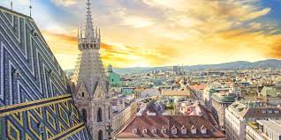 Top 6 highlights architecture music coffee houses & wine taverns. Travel Guide Vienna Plan Your Trip To Vienna With Air France Travel Guide