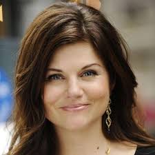 Though, she is 5′ 5″ in feet and inches and 165 cm in centimetres tall, she weighs about 127 lbs in pound and 58kg in kilograms. Filmografie Tiffani Thiessen Fernsehserien De