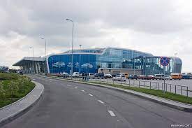 Найближчі автостоянки та парковки у львові, а також місця де можна взяти в оренду гараж. Aeroport Lvov Pochti V 2 Raza Podnyal Stoimost Sutochnoj Stoyanki