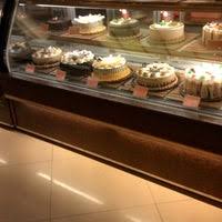 Holland bakery dikenal sebagai toko roti modern pertama di indonesia dan didirikan pada tahun 1978 di jakarta. Photos At Holland Bakery Bakery