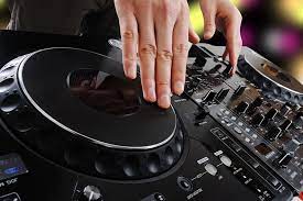 The zulu dj app allows you to mix your music live and apply effects like distortion, reverb, compression, delay, eq, etc. Where Do Djs Get Their Music Home Dj Studio