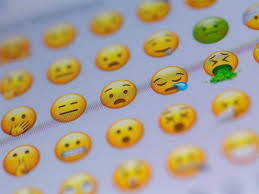 Ein außergewöhnlicher punkt ist, dass whatsapp das texas flag emoji unterstützt. Emoji Mashup Bot Dieser Bot Erstellt Alle Emojis Die Wir Vermissen