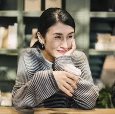 Nghệ thuật níu giữ tình cảm luôn mặn nồng của vợ chồng lâu năm.