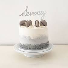 Creme Au Beurre A Effet Aquarelle Ombre Gris Et Blanc Gateau D Aquarel Simple Birthday Cake Simple Birthday Cake Designs Birthday Cakes For Men