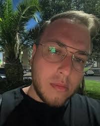 Andrew Petrov's Instagram, Twitter & Facebook