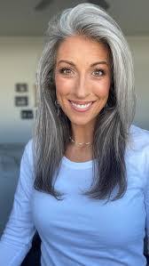 Mindy Gale's Instagram, Twitter & Facebook