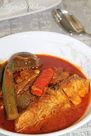 700 gram kepala ikan merah, boleh di gantikan dengan ikan lain. Kari Mamak Kepala Ikan Merah Azie Kitchen