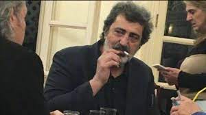Jun 16, 2021 · είπε ο κύριος μητσοτάκης ότι δε βάλαμε πλάτη για την διαχείριση της πανδημίας. Kai Pali Me Tsigaro Se Kleisto Xwro O Polakhs