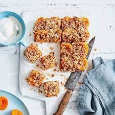 Sarah S Apricot Crumble Slice Healthy Recipe Ww Australia Recipe Apricot Recipes Recipes Ww Recipes