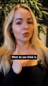 Eliza Spear's Instagram, Twitter & Facebook