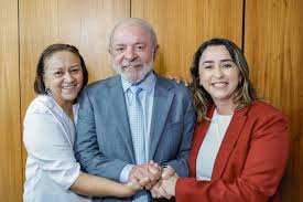 Pré-candidata ao Senado, Samanda reforça elo com Lula e ...