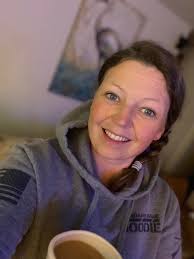 Chilly wet days call for cozy hoodies & comfy chairs 😂