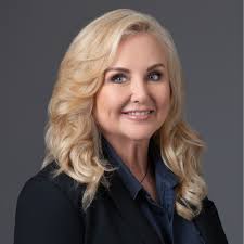 Hawaii Association of REALTORS CEO And Leadership: Executives and  Demographics