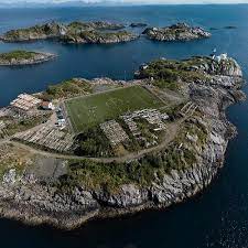 You should also try to climb the steep mountain festvågtind. Henningsvaer Stadium In Henningsvaer Norway Google Maps