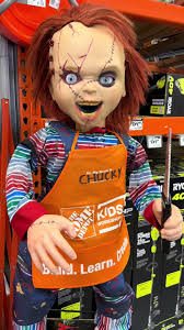 Disfruta del Halloween con Chucky en Home Depot