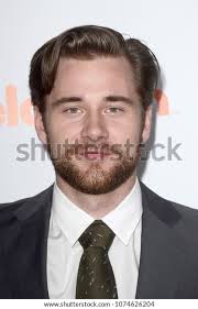 48 resultados de imágenes, fotos de stock e ilustraciones libres de  regalías para Luke benward