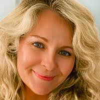 Amanda Osterhout's Instagram, Twitter & Facebook