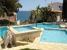 Maison A Llanca A Louer Pour 14 Personnes Location N 40167