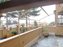 Proponiamo trilocale piano alto, totalmente ristrutturato e arredato così composto: Vendita Case E Immobili A Pietra Ligure Sv