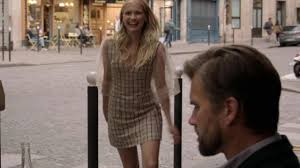 La serie finisce proprio con un messaggio di camille che chiede a emily di parlare… avrà scoperto tutto? The Dress Of Camille Camille Razat In Emily In Paris S01e05 Spotern