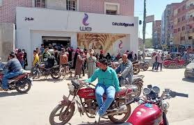 مركز ومدينة طوخ، بوسط محافظة القليوبية. Ø¨ÙˆØ§Ø¨Ø© Ø§Ù„Ø£Ù‡Ø±Ø§Ù… ØªØ±ØµØ¯ ØªØ¬Ù…Ø¹Ø§ ÙƒØ¨ÙŠØ±Ø§ Ù„Ù„Ù…ÙˆØ§Ø·Ù†ÙŠÙ† ÙÙŠ Ø³Ù†ØªØ±Ø§Ù„ Ù…Ø¯ÙŠÙ†Ø© Ø·ÙˆØ® Ø¨Ø§Ù„Ù‚Ù„ÙŠÙˆØ¨ÙŠØ© ØµÙˆØ± Ø¨ÙˆØ§Ø¨Ø© Ø§Ù„Ø£Ù‡Ø±Ø§Ù…